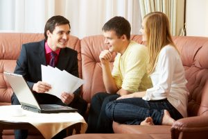 Podpisovanie pôžičkových zmlúv